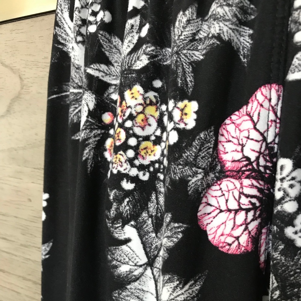Agnes & Dora Floral Pants NWOT - Picture 2 of 8